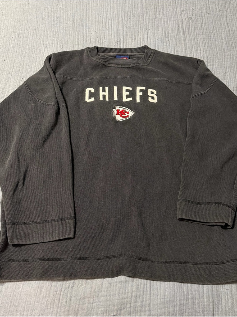 Vintage Pro Player Kansas City Chiefs Black Crewneck Sweatshirt Size Medium.